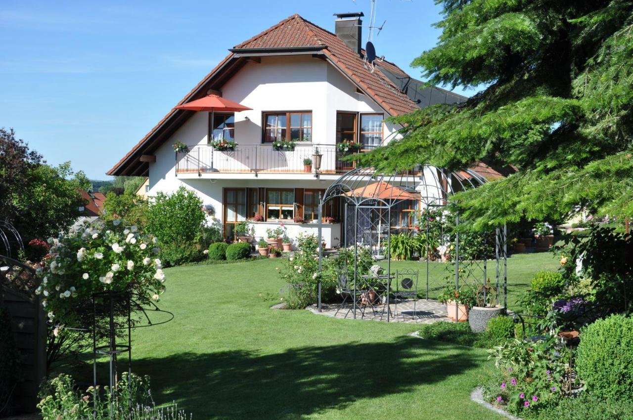 Ferienwohnung Im Rosengarten Ebenweiler Екстериор снимка